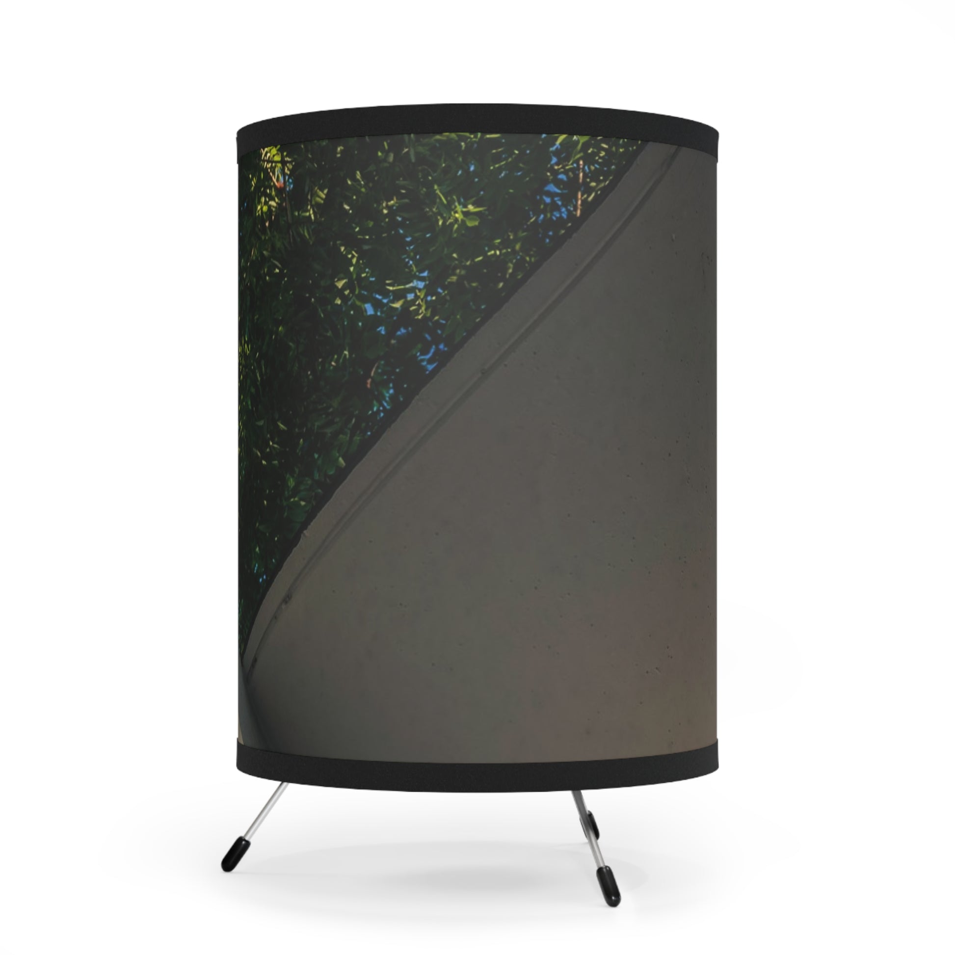 Geometric Corner Tripod Lamp